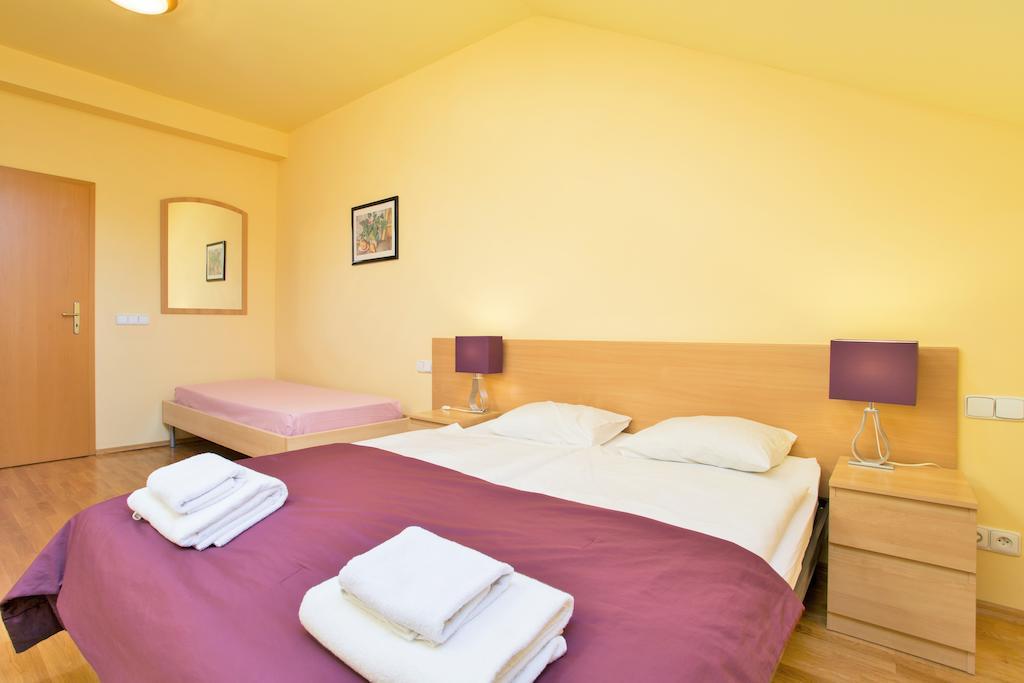 Vlkova Palace Prague Ngoại thất bức ảnh